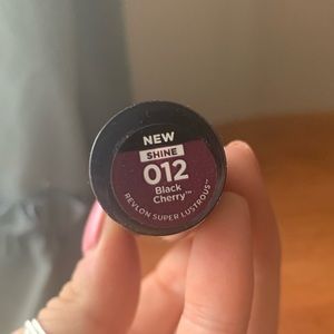 NEW Revlon Glass Shine Lipstick  Black Cherry
